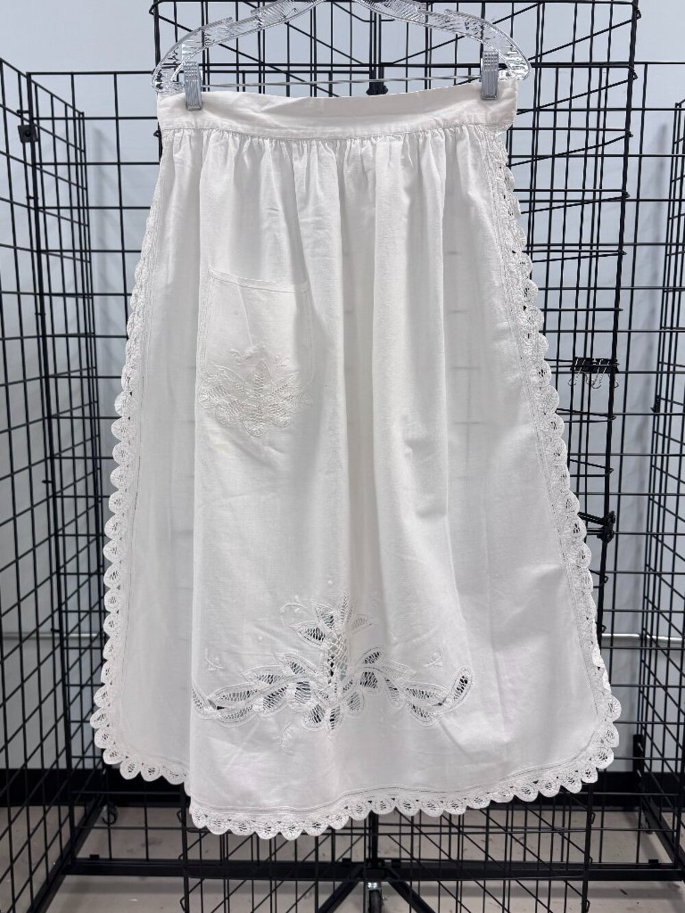 Battenburg Lace Cotton Half Apron Pineapple Design One Pocket